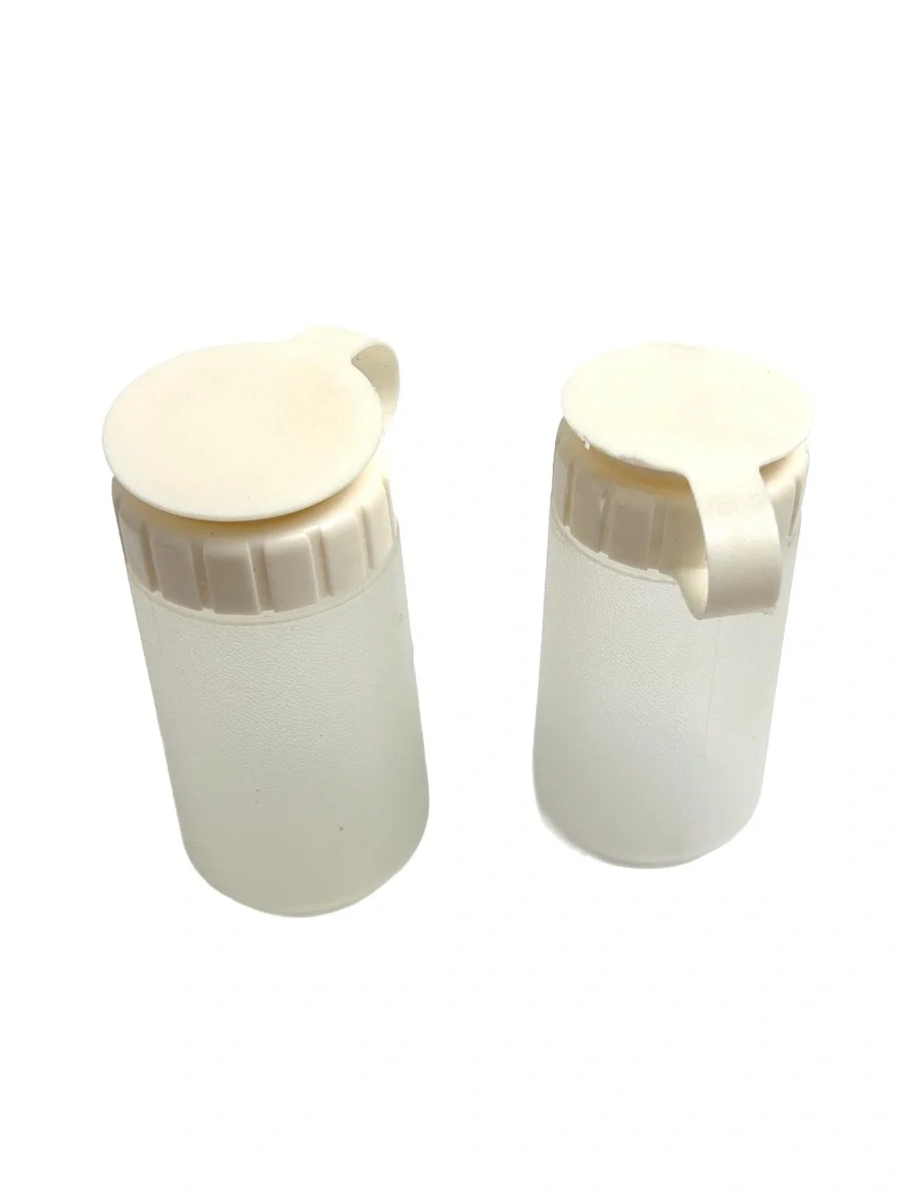 Set of Two Rubbermaid Vintage Clear Plastic Spice Shakers with Flip-Top Lids